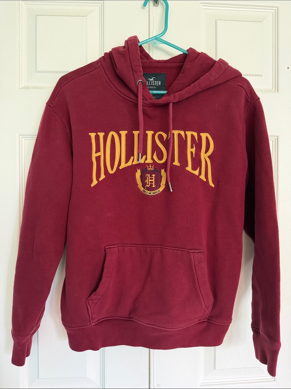 Hollister Men's Burgundy Hoodie with Yellow Logo